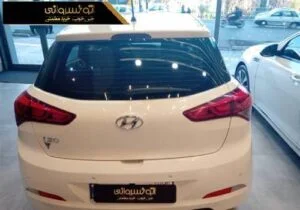 عکس عقب هیوندای آی 20