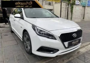 عکس جانبی هیوندای سوناتا هیبرید