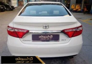 عکس عقب تویوتا کمری