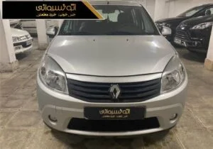 عکس جلوی رنو ساندرو