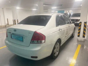 کیا سراتو 2008 سفید