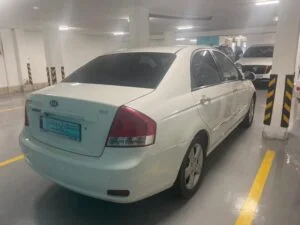 کیا سراتو 2008 سفید