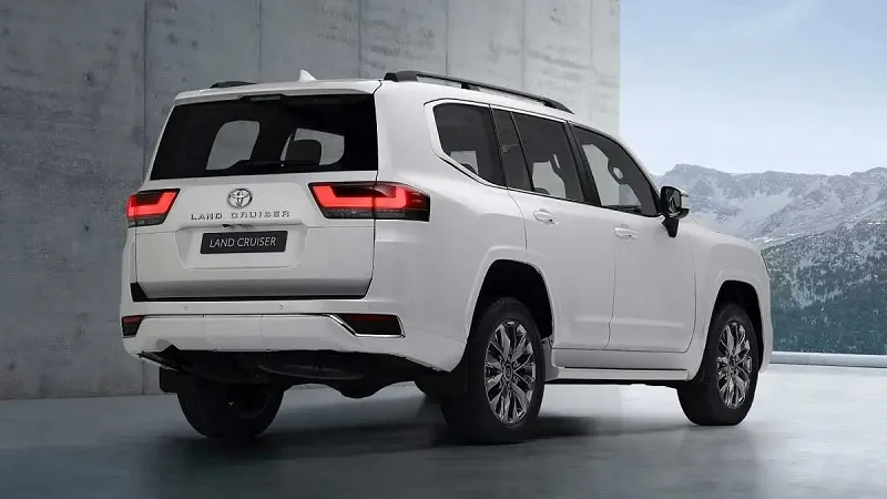 قیمت لندکروز V6