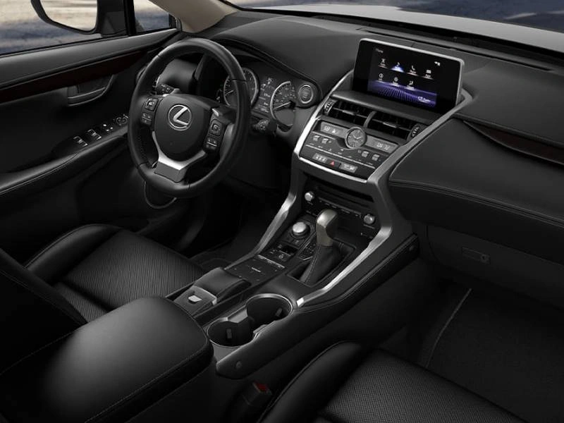 داخل کابین لکسوس NX300