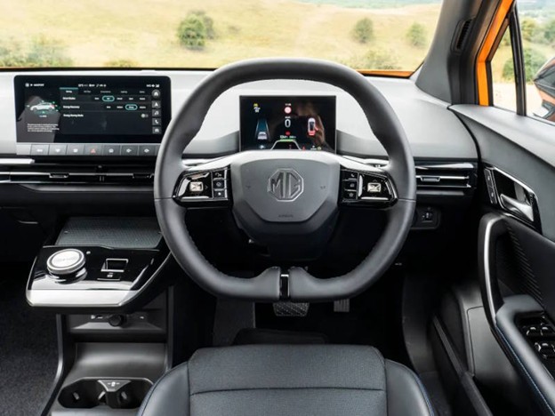 داخل ماشین mg 4 ev